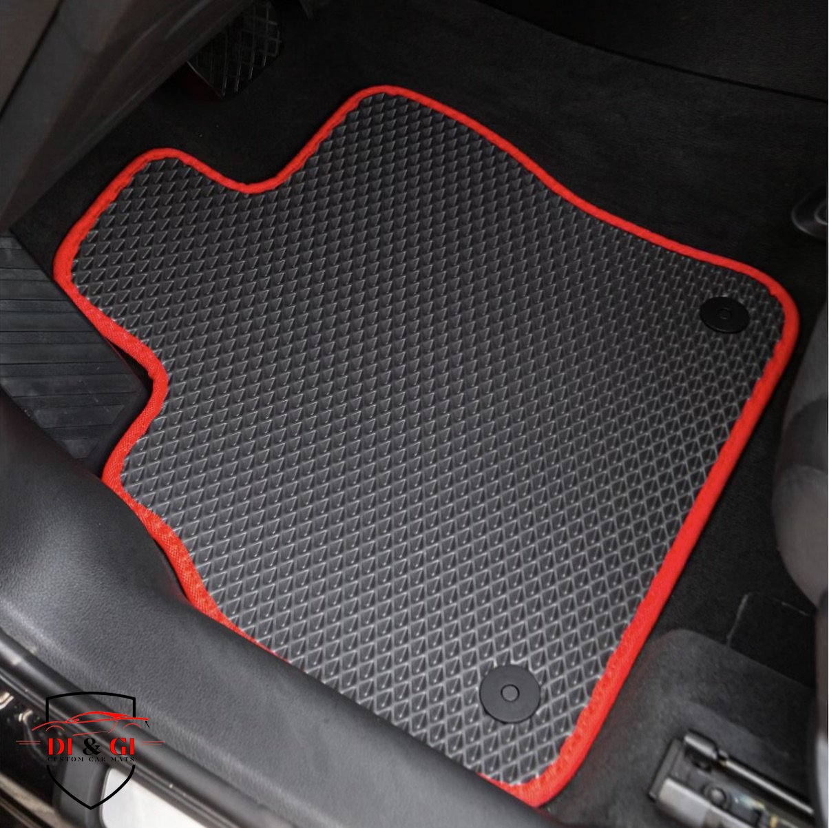 Tappeto gomma EVA montato in auto, nido d'ape nero con bordo rosso
